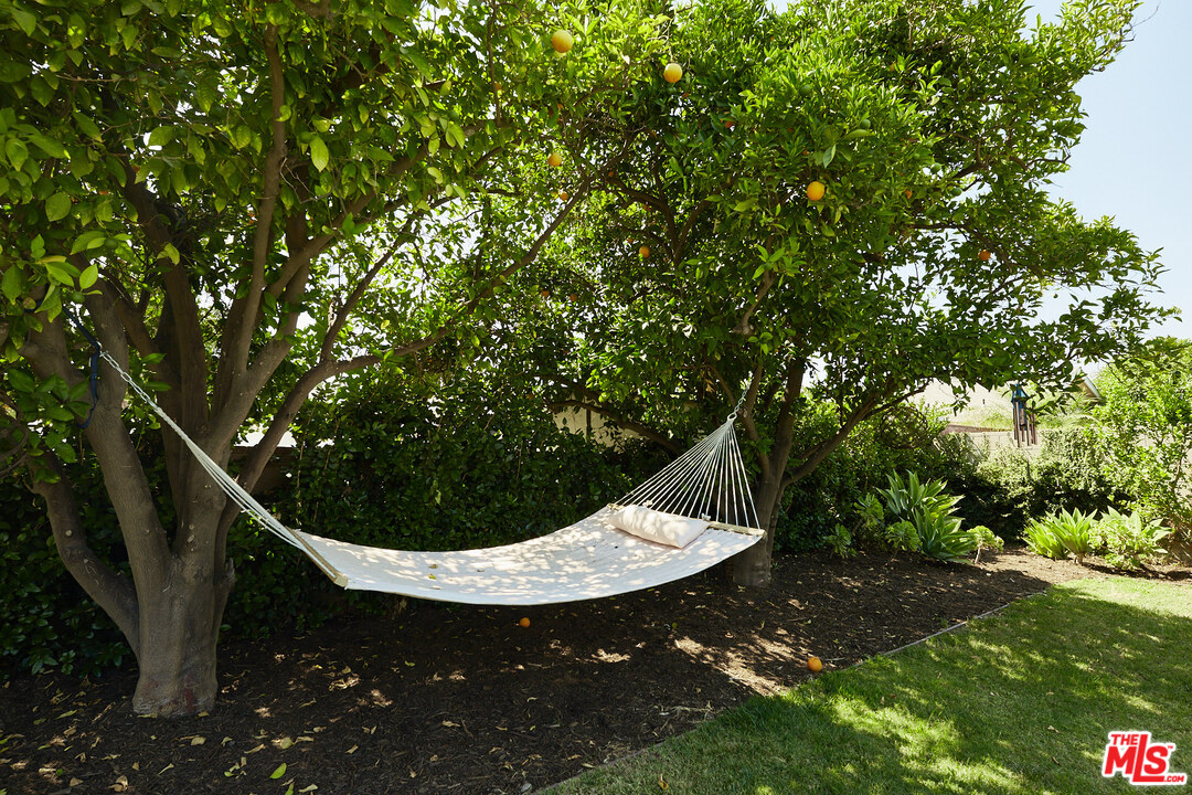 6265 Van Noord Avenue Van Nuys, CA 91401 - Photo 26 of 27