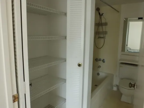 $1,600 | 121 Lake Pine Circle, Unit A2, Greenacres, FL 33463