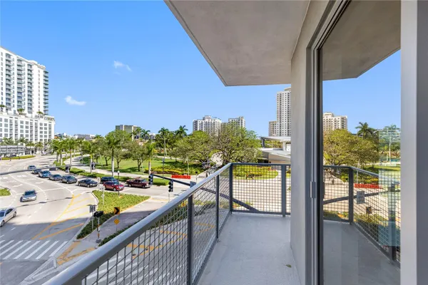 $2,782 | 1770 South Young Circle, Unit 1108, Hollywood, FL 33020