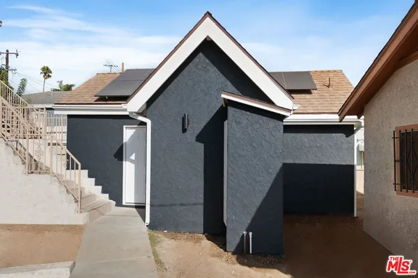 $1,899 | 607 East Fairview Boulevard, Unit B, Inglewood, CA 90302