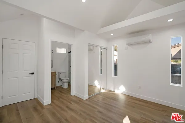 $1,899 | 607 East Fairview Boulevard, Unit B, Inglewood, CA 90302