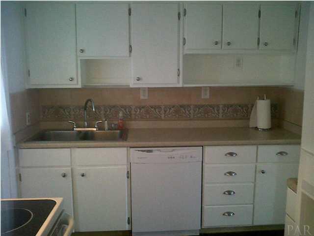 802 Rue Max Street Pensacola, FL 32507 - Photo 6 of 8