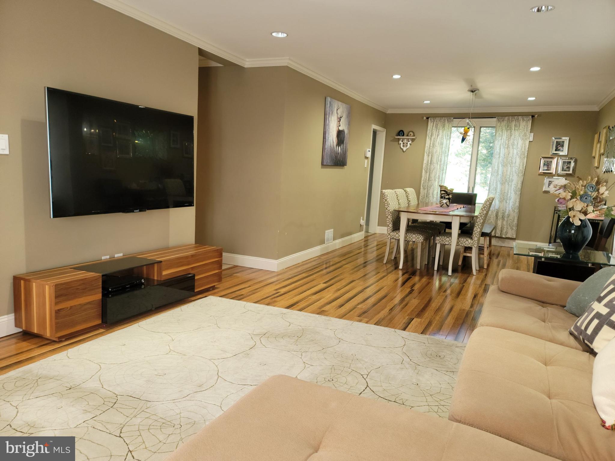 1345 Fairacres Road Jenkintown, PA 19046 - Photo 5 of 36 LIVING ROOM