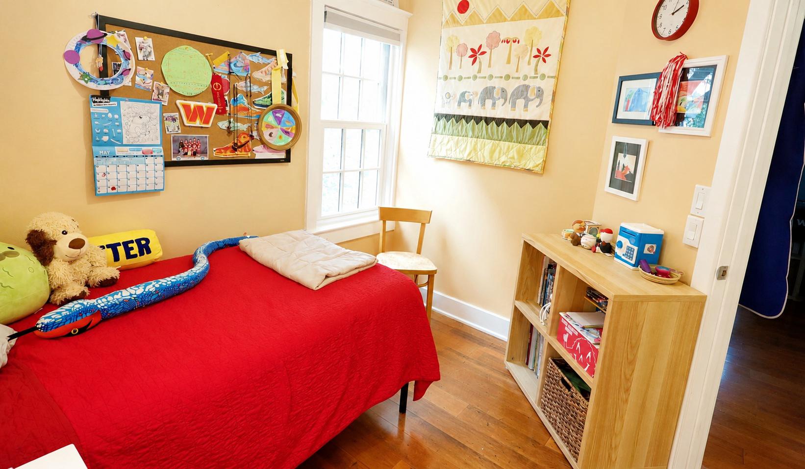 15 East Walnut Street Alexandria, VA 22301 - Photo 33 of 77 Perfect for a child, an office, or crafting room