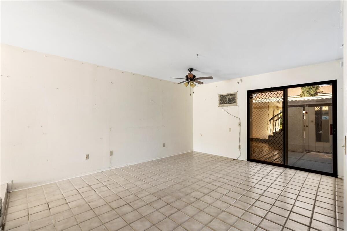 6117 Arroyo Road, Unit 4 Palm Springs, CA 92264 - Photo 5 of 26 048-427795- dining area (1)