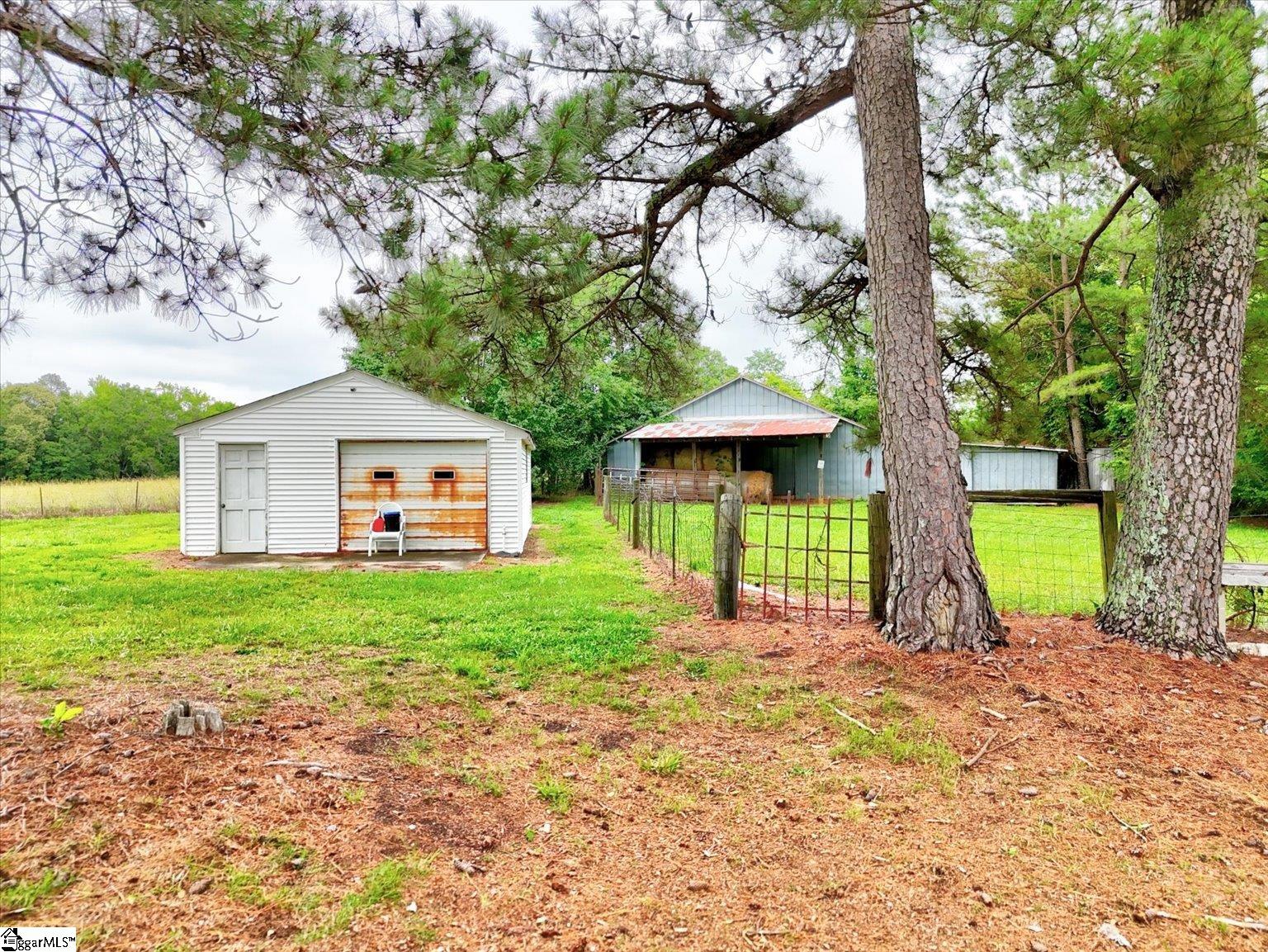 1411 Trail Road Belton, SC 29627 - Photo 27 of 47