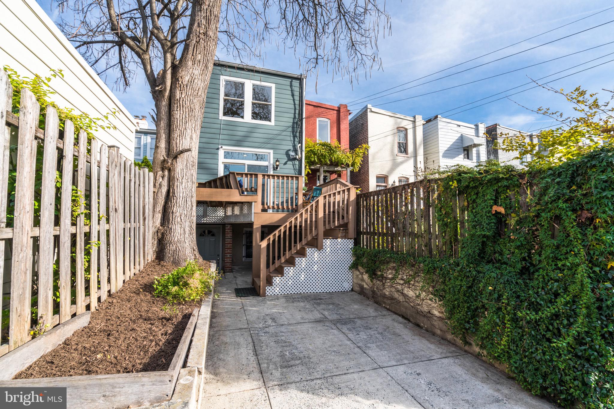 317 13th Street Southeast Washington, DC 20003 - Photo 5 of 24