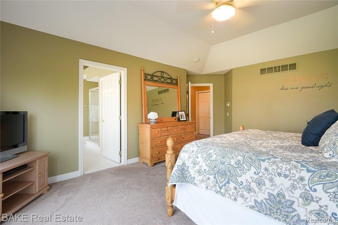48222 Inveraray Road Canton, MI 48188 - Photo 20 of 39 Master Bedroom