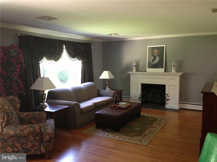 3536 Caley Road Newtown Square, PA 19073 - Photo 4 of 24