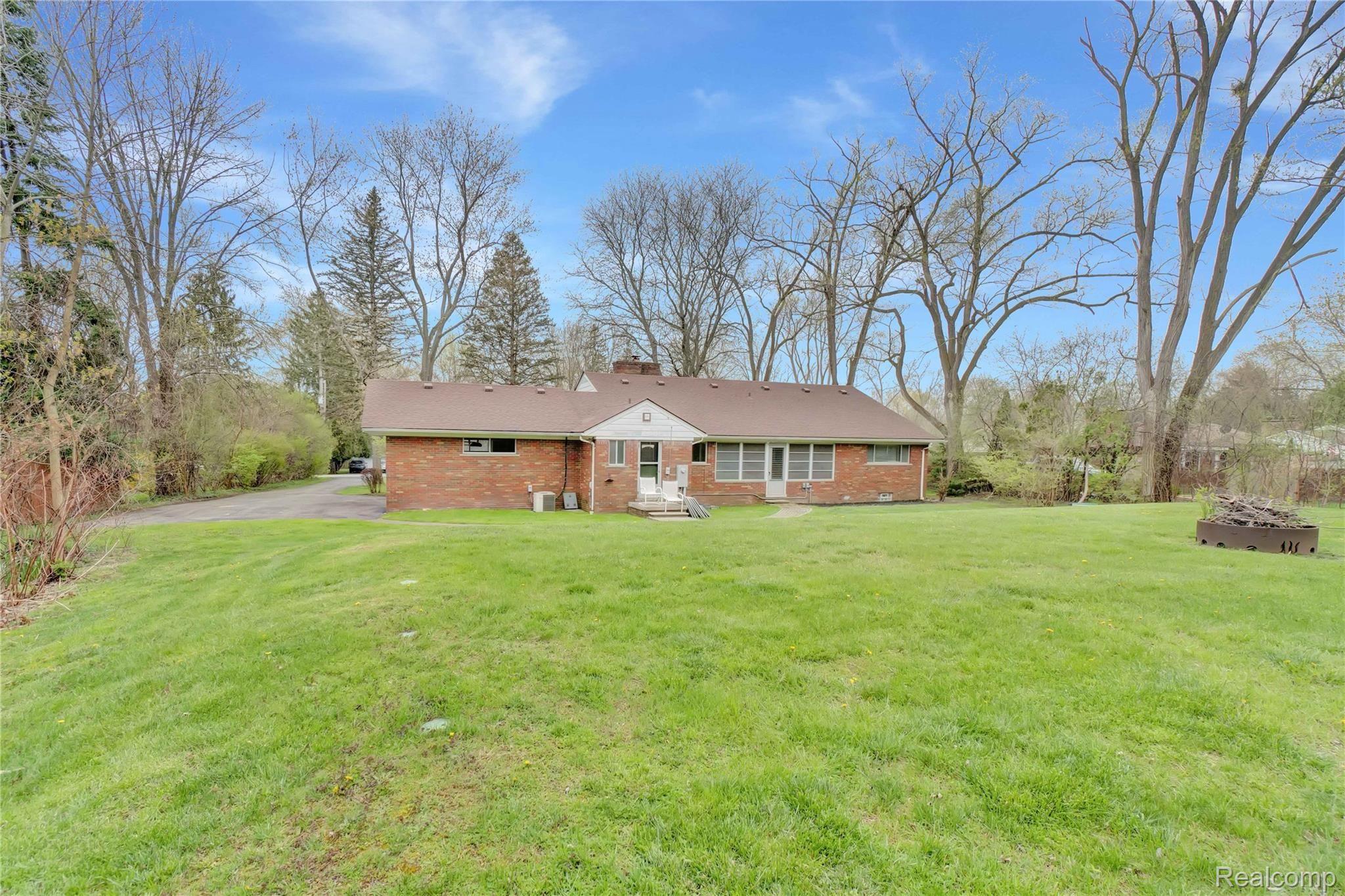 29098 Utley Road Farmington, MI 48334 - Photo 4 of 27 Edited-7.jpg