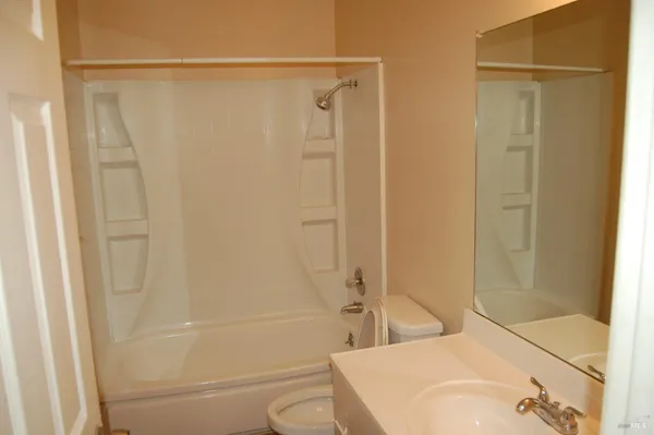 $2,800 | 114 Westwood Street, Vallejo, CA 94591