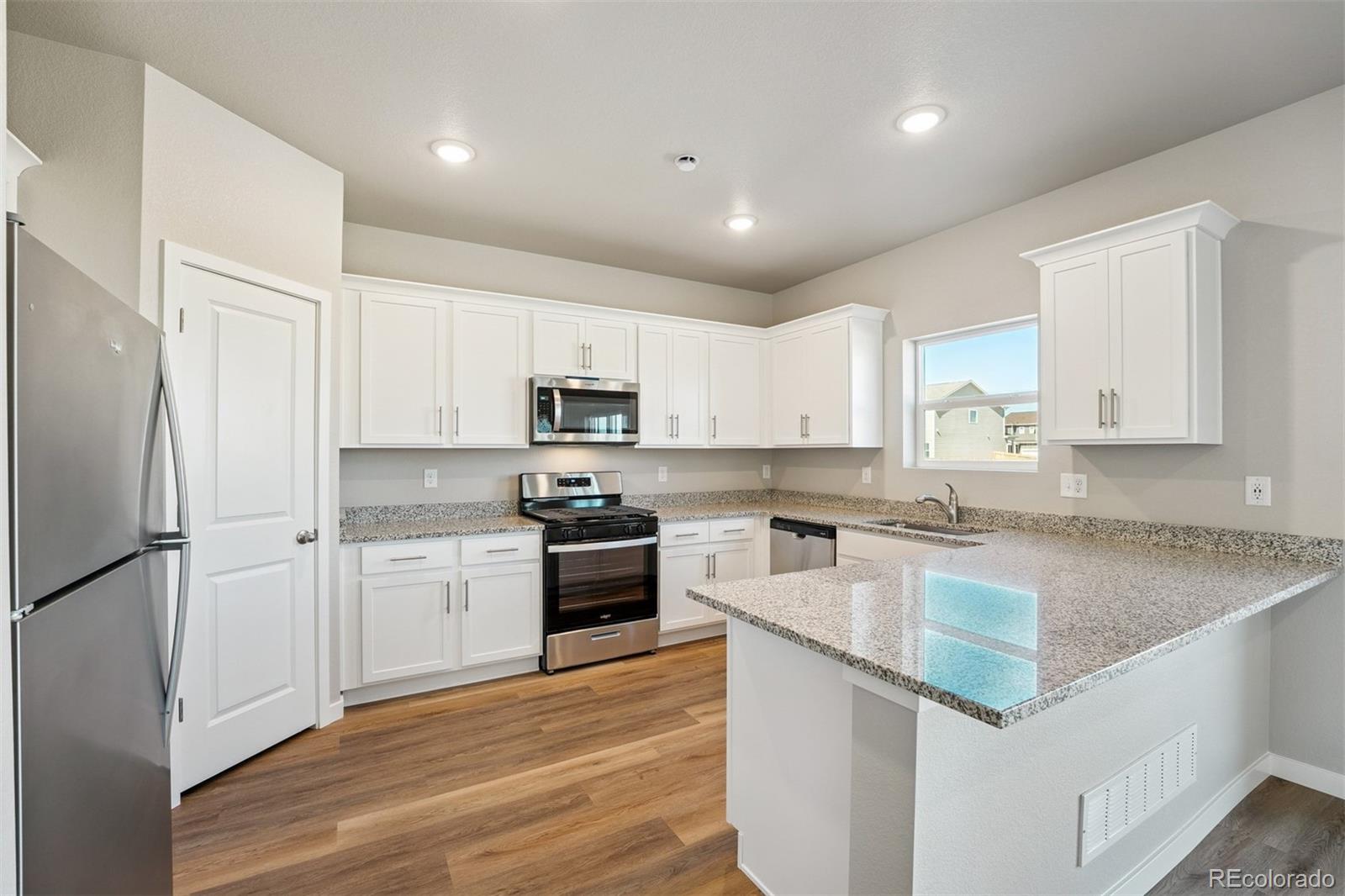 931 Sarah Avenue Fort Lupton, CO 80621 - Photo 3 of 38