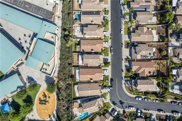 $699,900 | 815 Autumn Lane, Corona, CA 92881