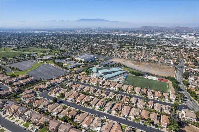 $699,900 | 815 Autumn Lane, Corona, CA 92881