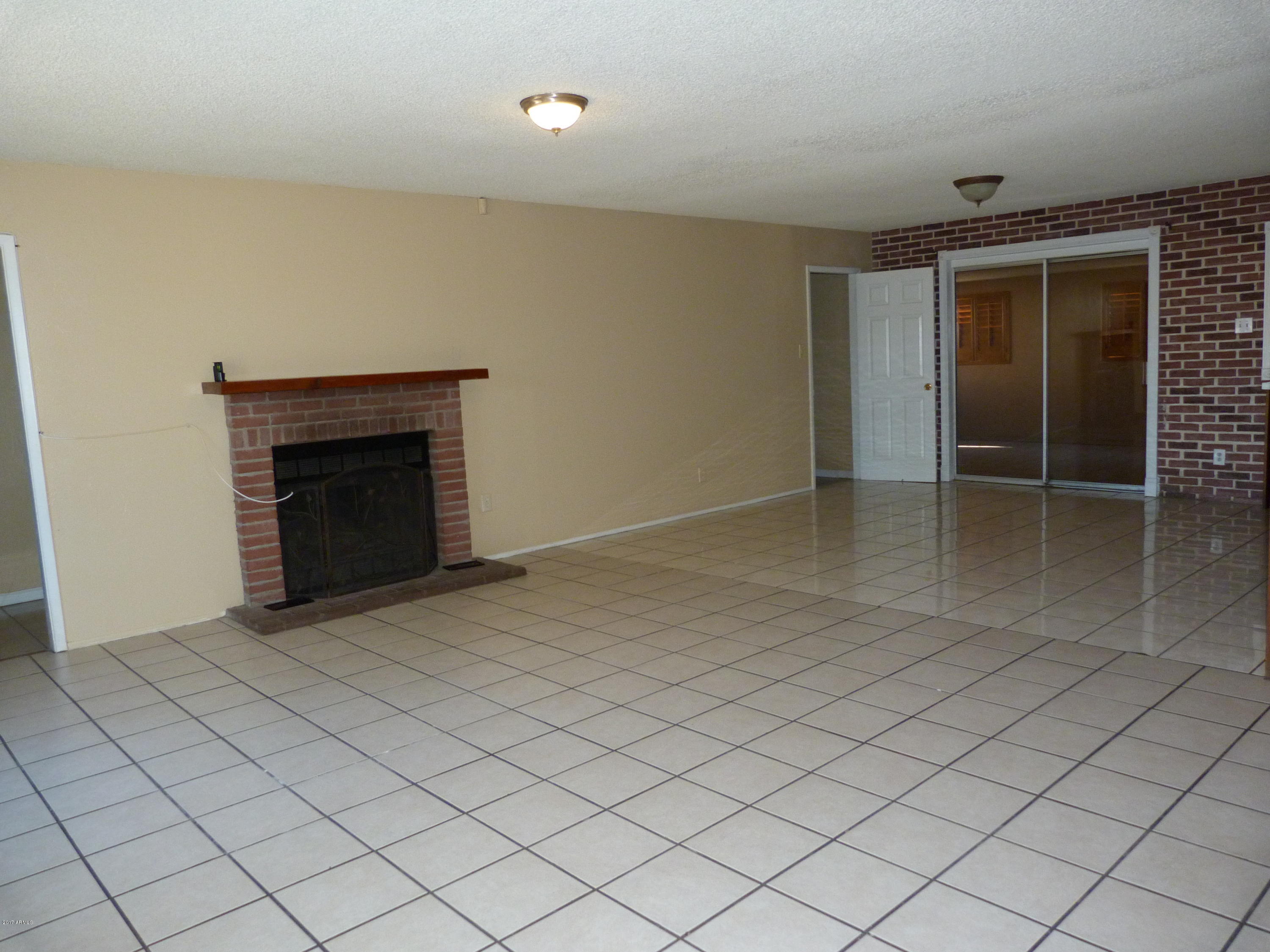 6801 West Camelback Road Phoenix, AZ 85033 - Photo 3 of 14 P1070372