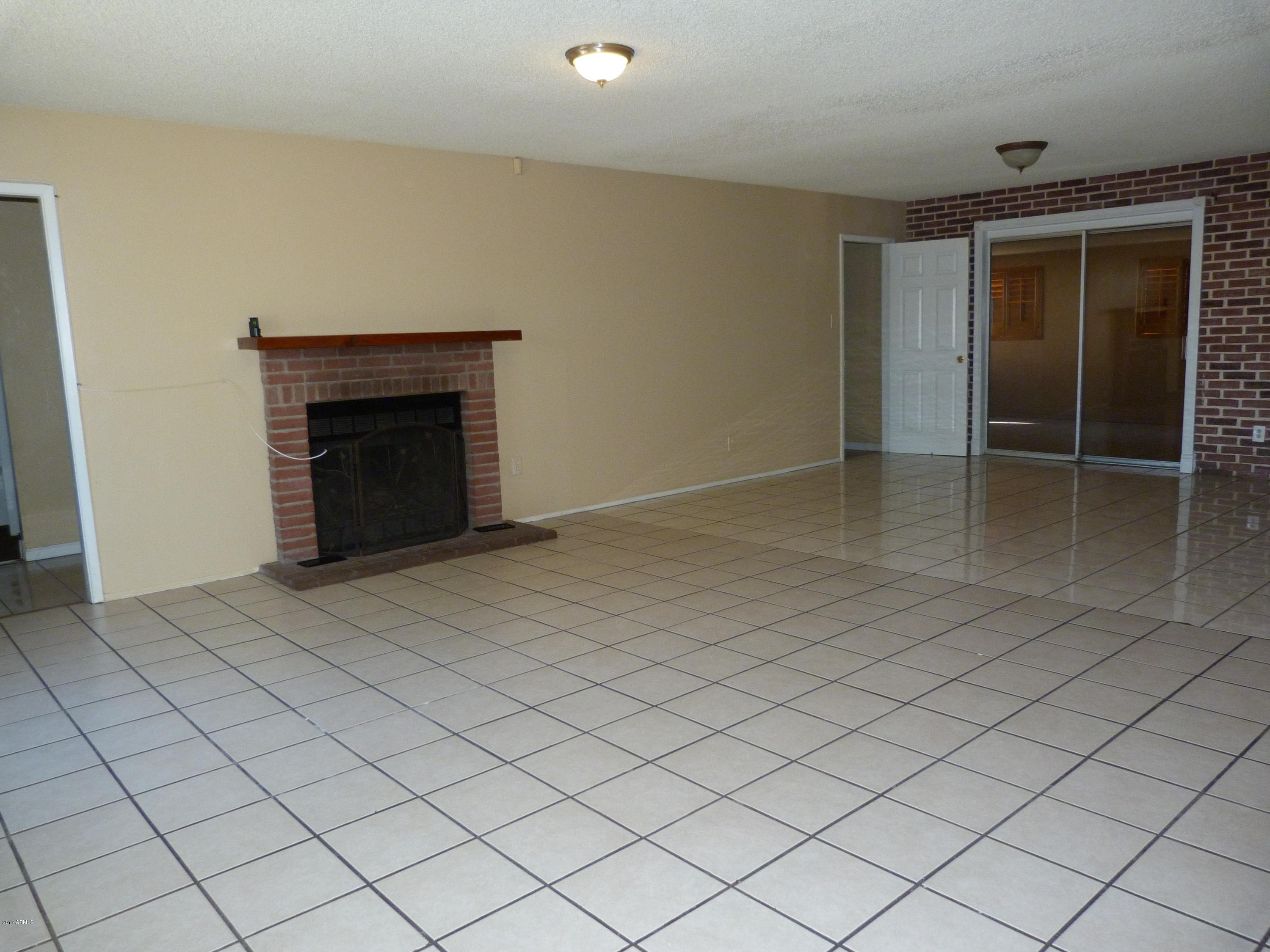 6801 West Camelback Road Phoenix, AZ 85033 - Photo 4 of 14 P1070373