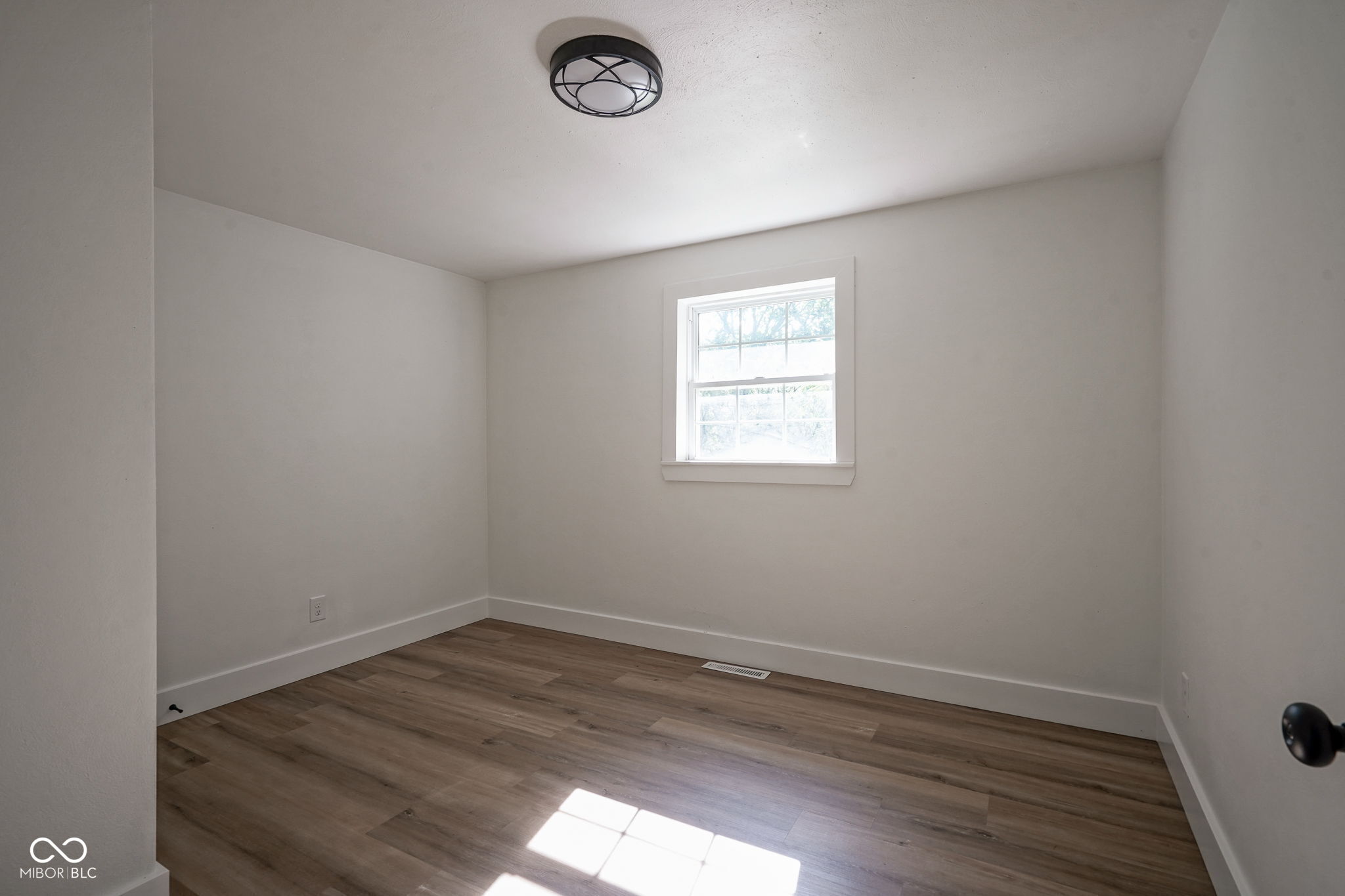 678 North Pendleton Avenue Pendleton, IN 46064 - Photo 21 of 36 Gallery Image 21