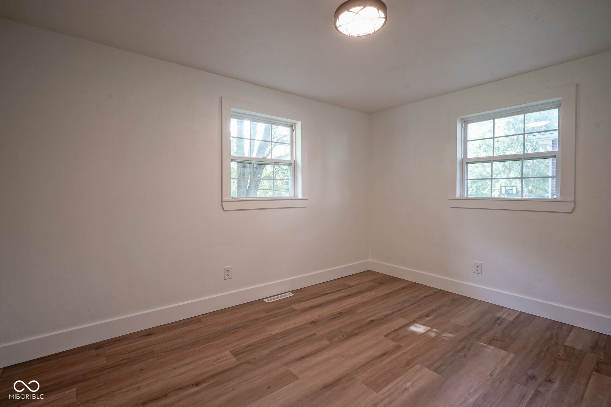 678 North Pendleton Avenue Pendleton, IN 46064 - Photo 29 of 36 Gallery Image 29