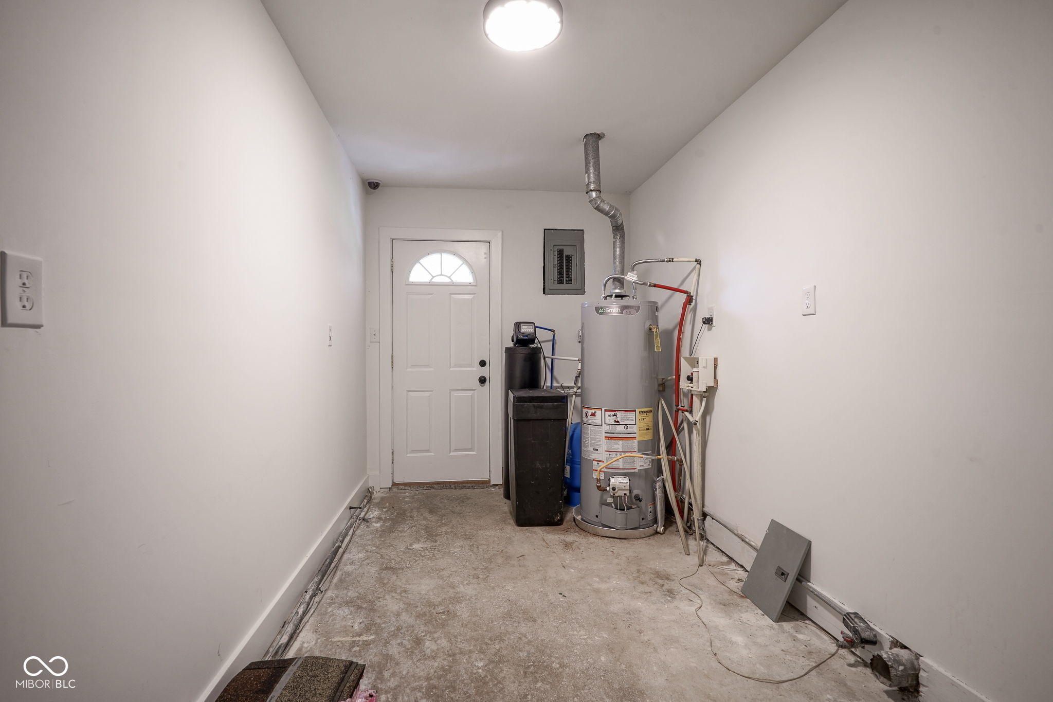 678 North Pendleton Avenue Pendleton, IN 46064 - Photo 31 of 36 Gallery Image 31