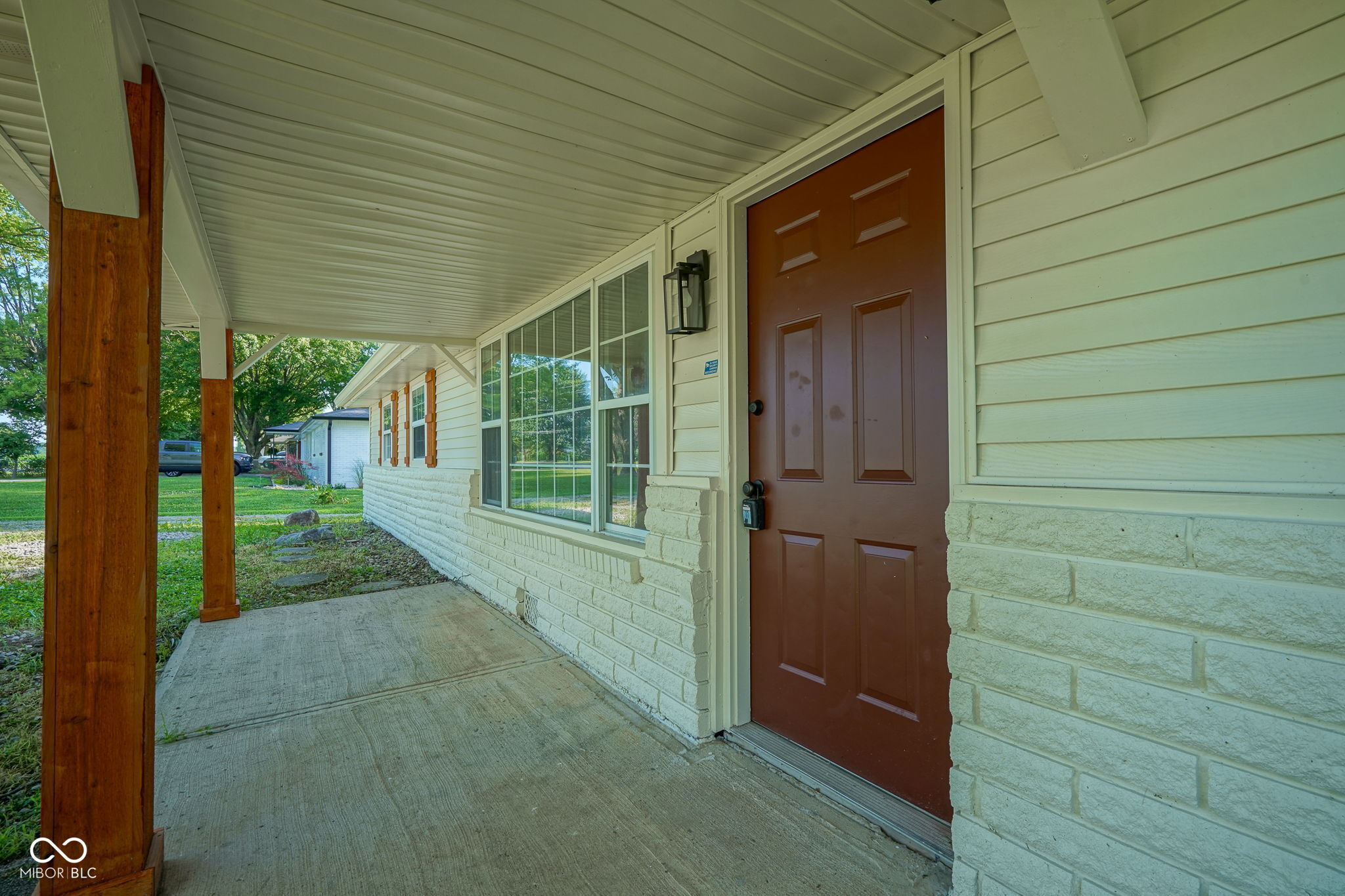 678 North Pendleton Avenue Pendleton, IN 46064 - Photo 4 of 36 Gallery Image 4