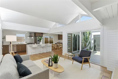 $2,499,000 | 258 Walnut Street, Newport Beach, CA 92663