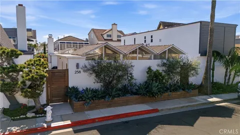 $2,499,000 | 258 Walnut Street, Newport Beach, CA 92663