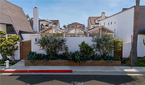 $2,499,000 | 258 Walnut Street, Newport Beach, CA 92663
