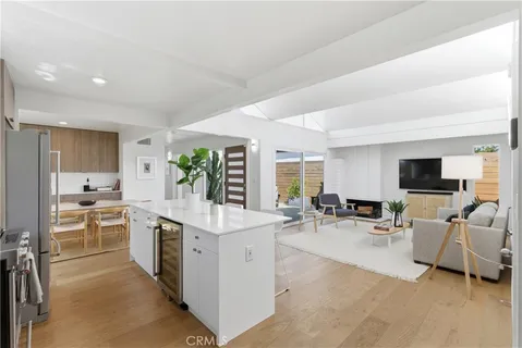 $2,499,000 | 258 Walnut Street, Newport Beach, CA 92663