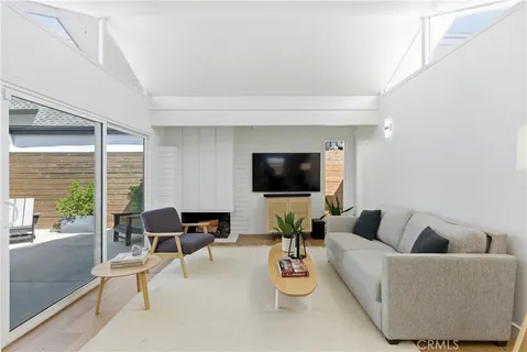 $2,499,000 | 258 Walnut Street, Newport Beach, CA 92663