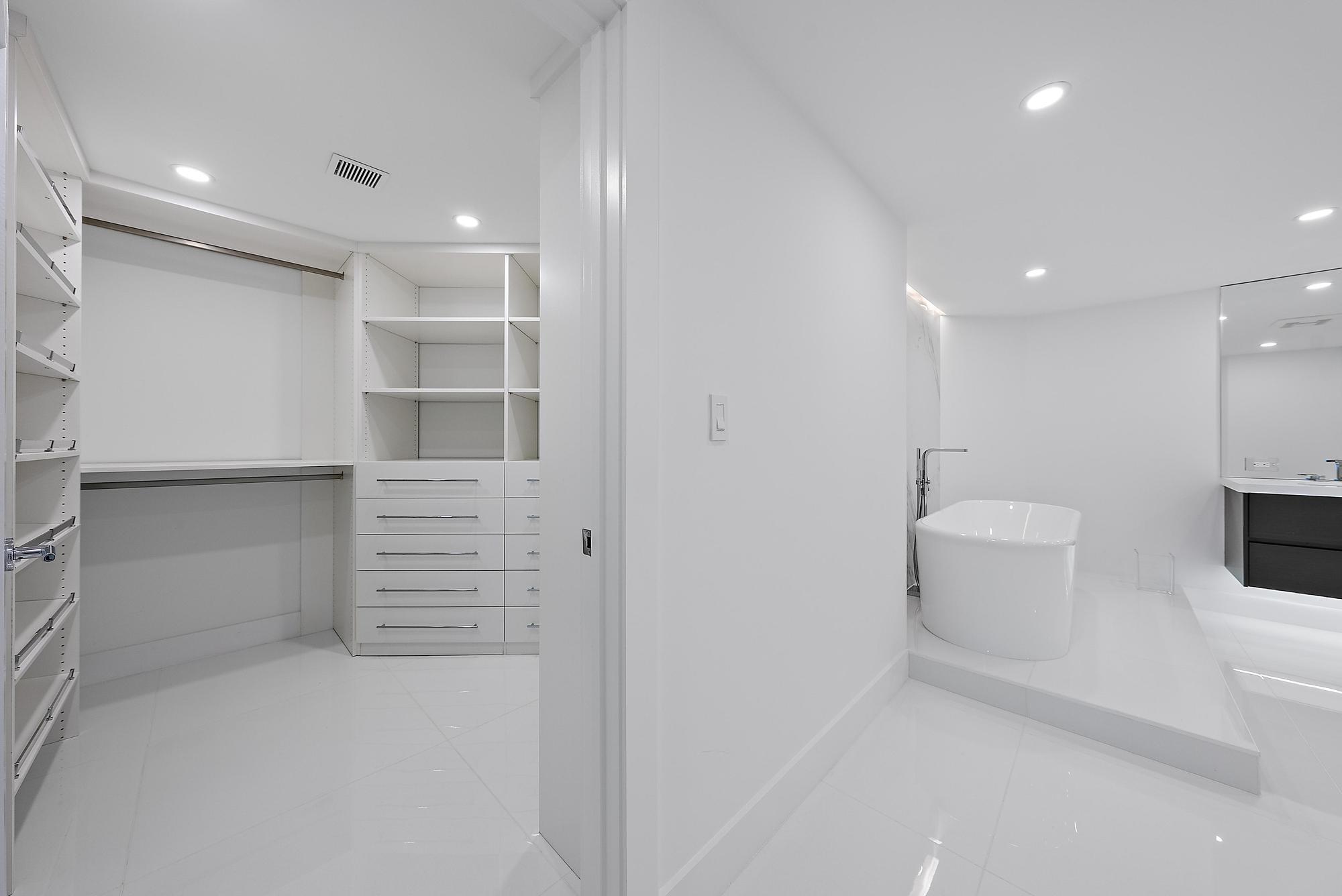 3140 South Ocean Boulevard, Unit 502S Palm Beach, FL 33480 - Photo 15 of 30 view of an empty room and a bathroom