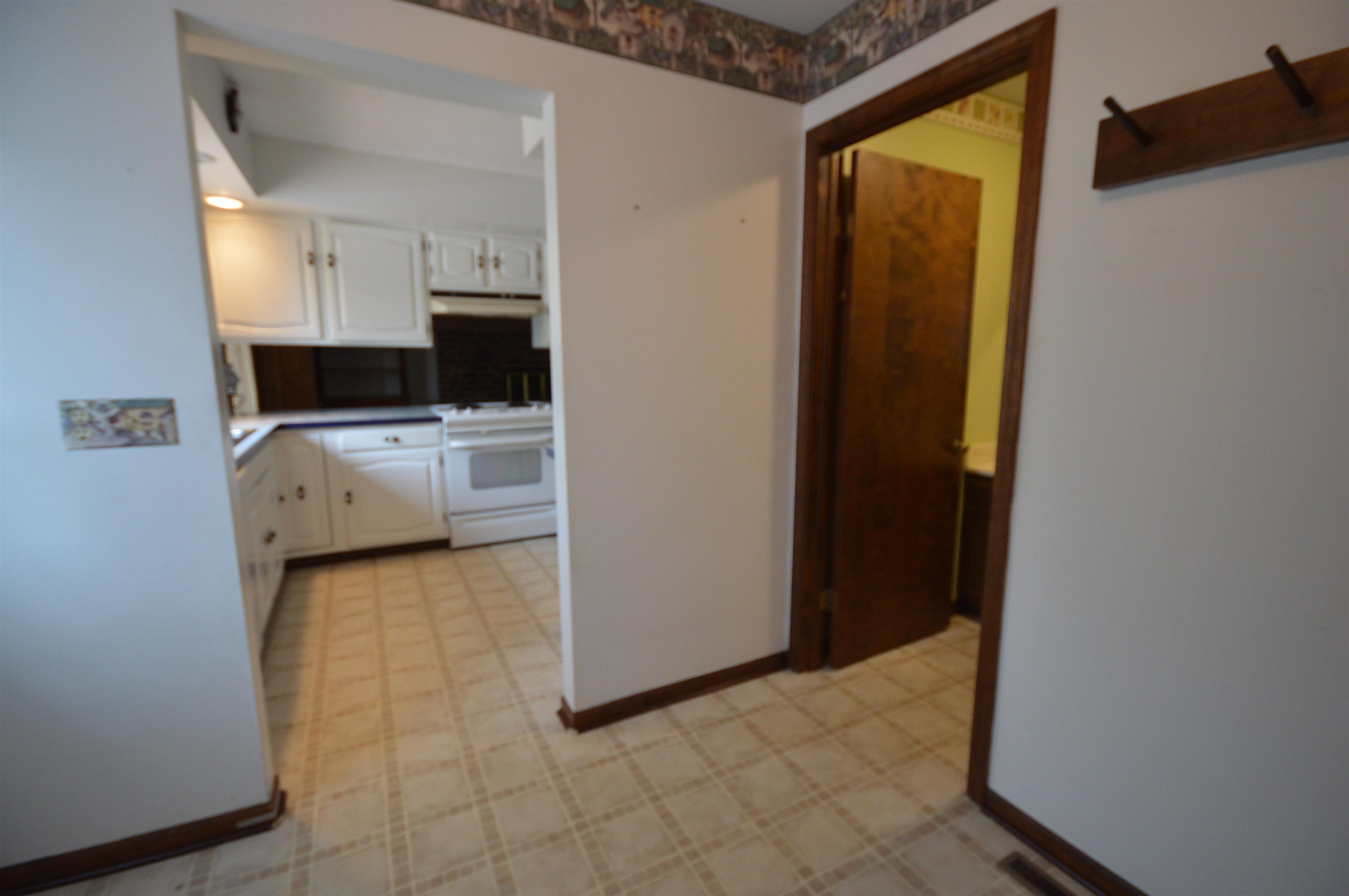 8909 South Maple City Road Maple City, MI 49664 - Photo 7 of 28