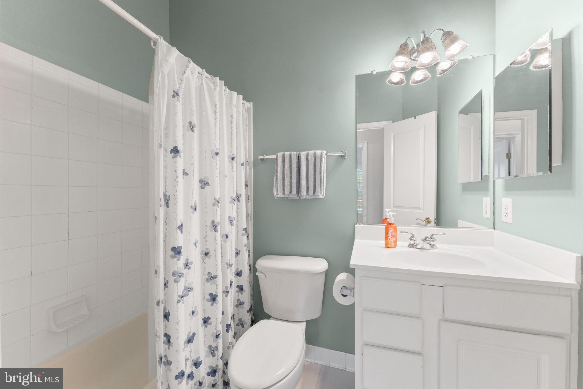 7366 Stream Bluff Way Springfield, VA 22153 - Photo 28 of 46 Upper level full bath