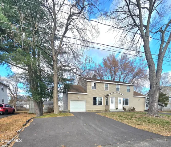 $2,400 | 19 Commodore Street, Unit A, Colonie, NY 12205