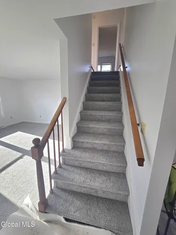 $2,400 | 19 Commodore Street, Unit A, Colonie, NY 12205