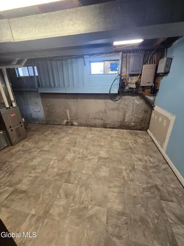 $2,400 | 19 Commodore Street, Unit A, Colonie, NY 12205