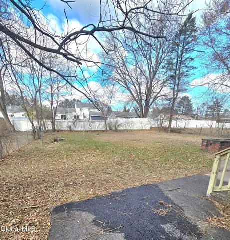 $2,400 | 19 Commodore Street, Unit A, Colonie, NY 12205