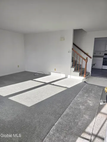 $2,400 | 19 Commodore Street, Unit A, Colonie, NY 12205