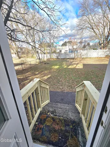 $2,400 | 19 Commodore Street, Unit A, Colonie, NY 12205