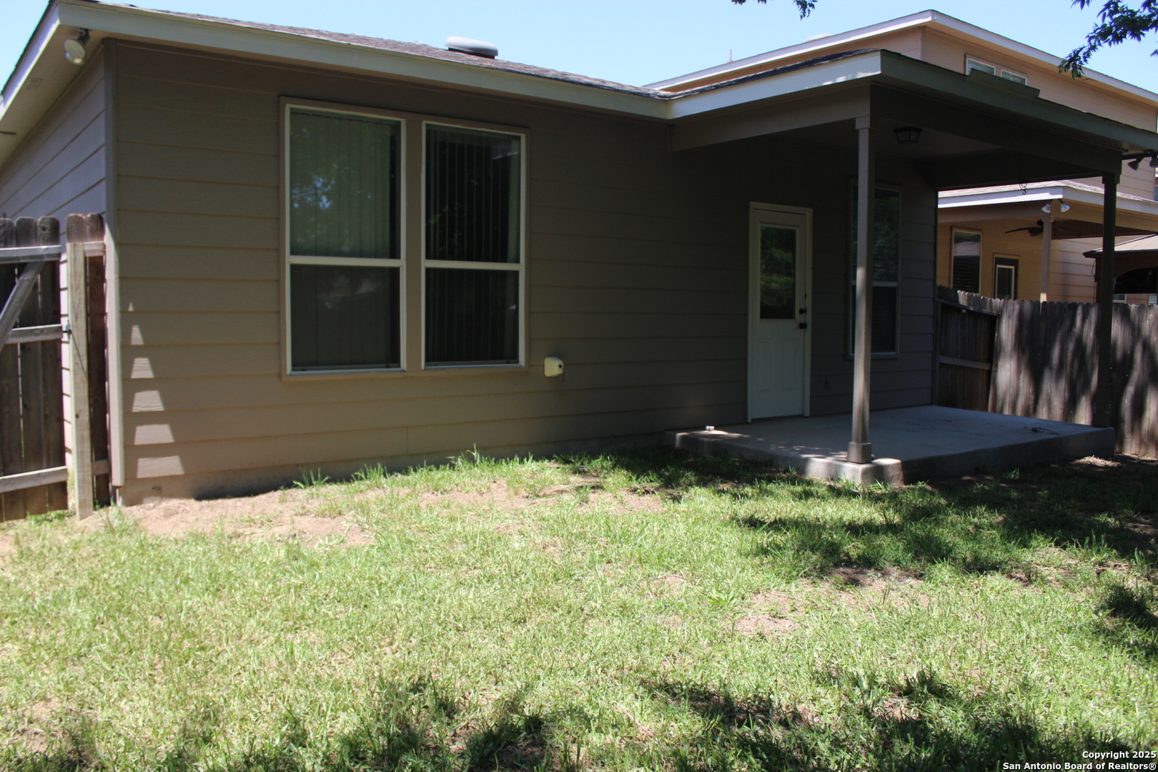 482 Walnut Crest Selma, TX 78154 - Photo 19 of 19 a backyard of a house