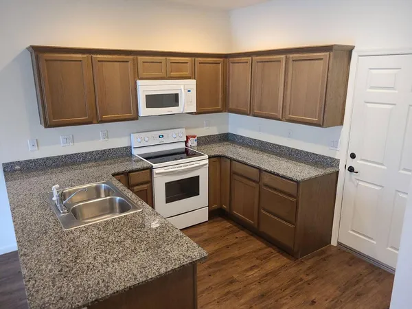 $1,595 | 3117 South Signal Butte Road, Unit 587, Mesa, AZ 85212