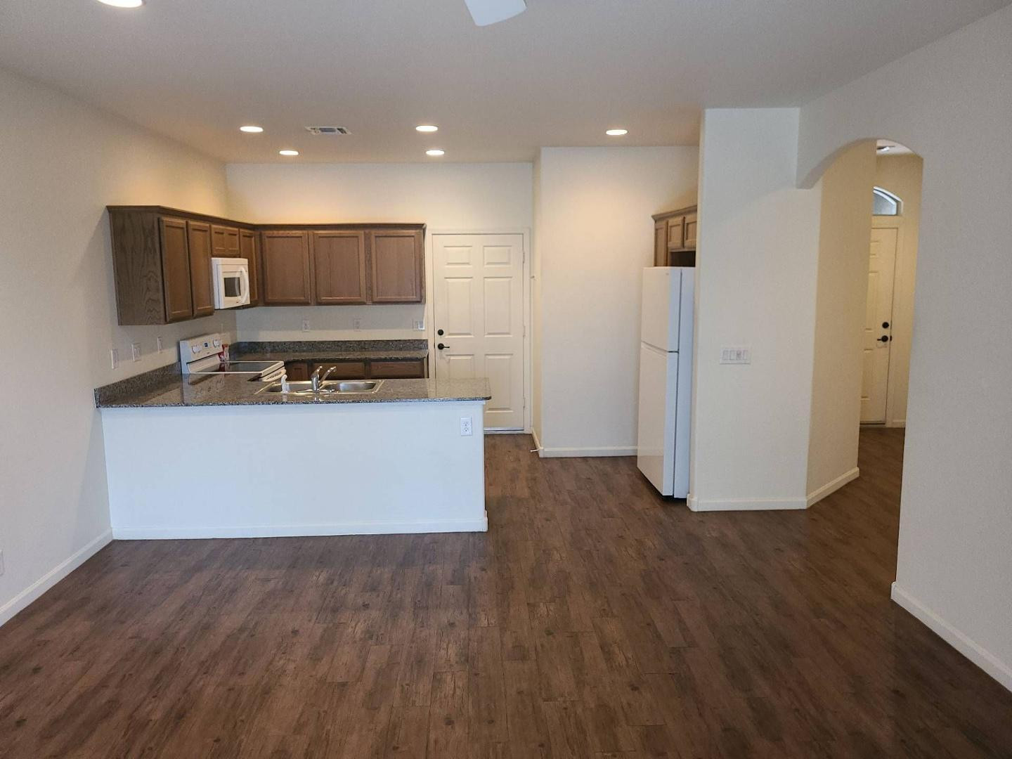 3117 South Signal Butte Road, Unit 587 Mesa, AZ 85212 - Photo 5 of 10 Photo #5