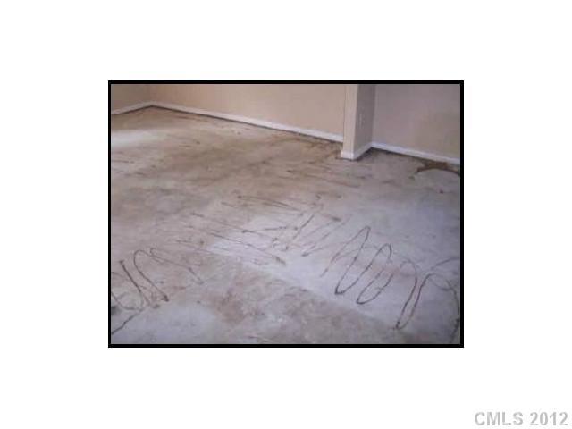 8404 Knights Bridge Road, Unit 130 Charlotte, NC 28210 - Photo 3 of 8 Gallery Image 3
