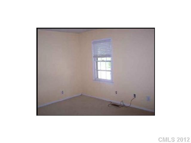 8404 Knights Bridge Road, Unit 130 Charlotte, NC 28210 - Photo 6 of 8 Gallery Image 6