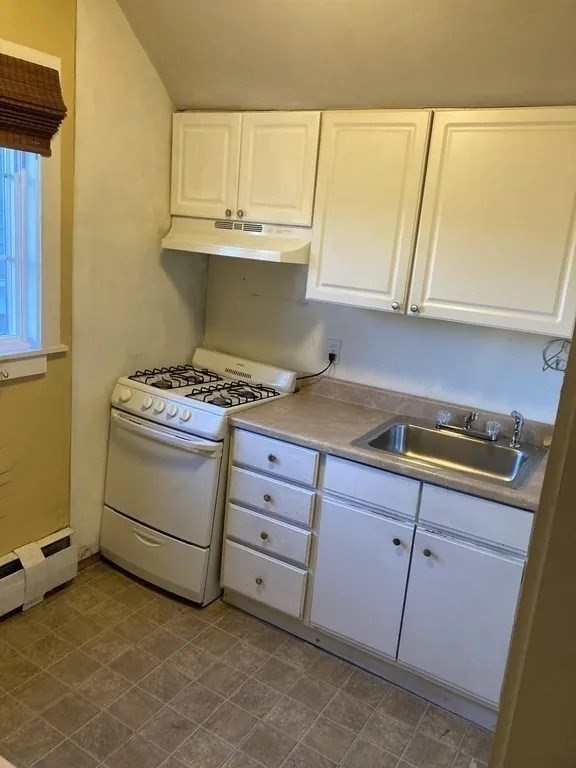 17 Bardsley Street, Unit 2 Fall River, MA 02723 - Photo 8 of 10
