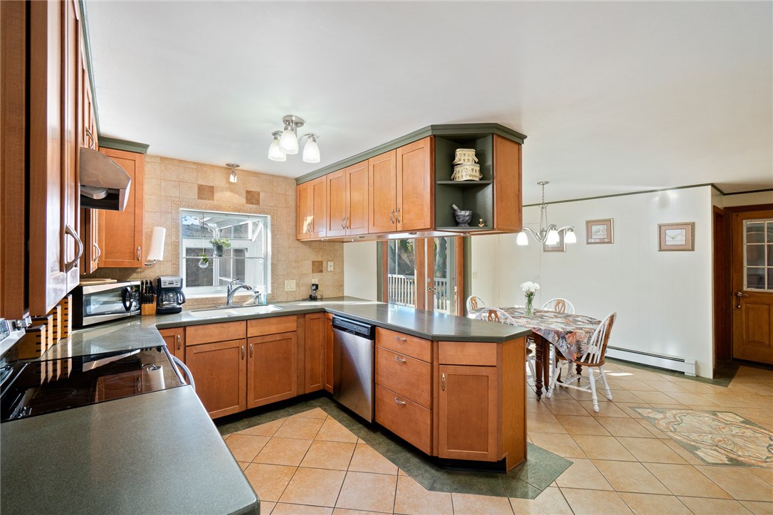 204 Hanton Road North Smithfield, RI 02896 - Photo 8 of 40 Gallery Image 8