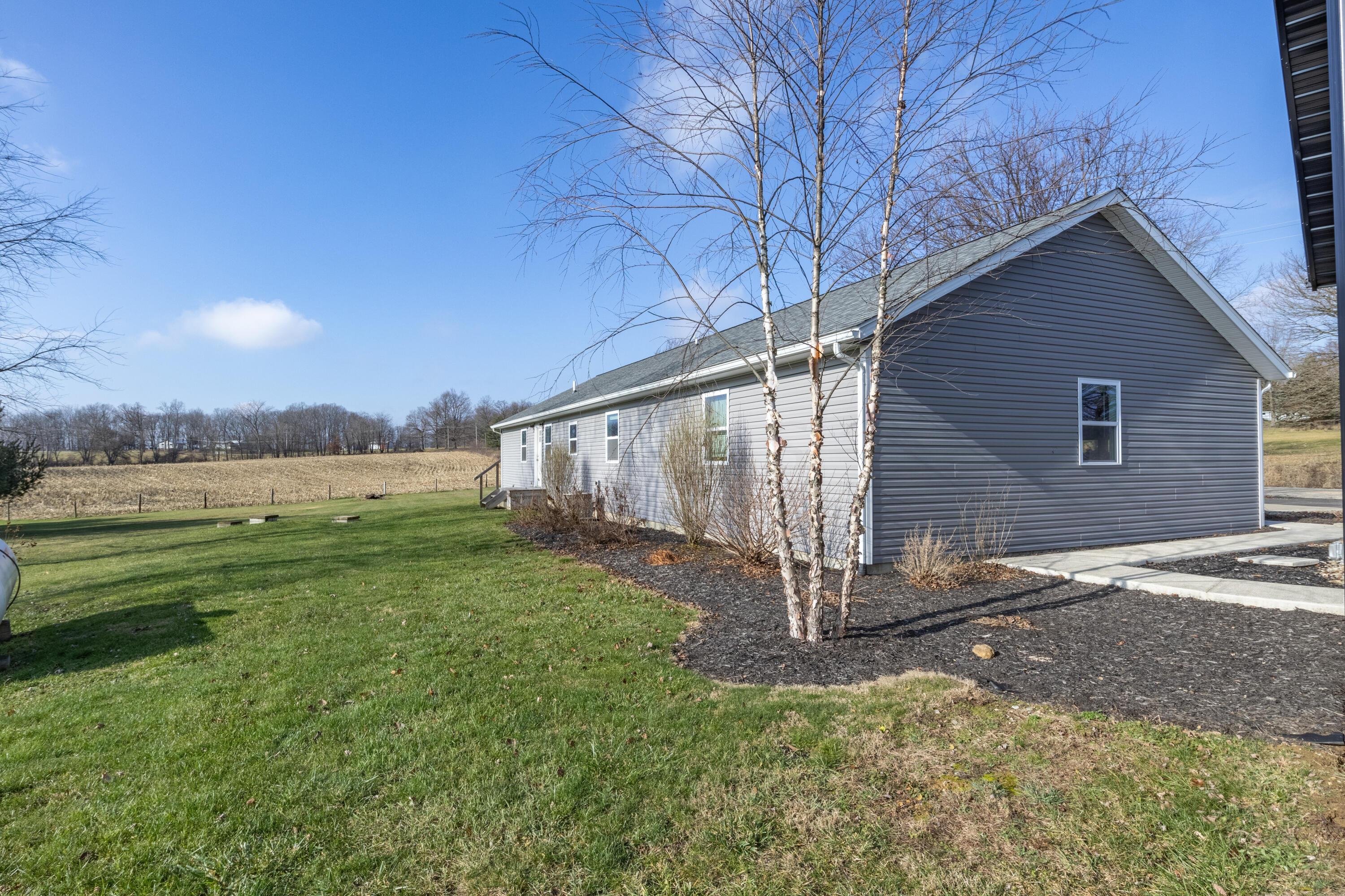 2262 Hoss Road Utica, OH 43080 - Photo 34 of 37 .