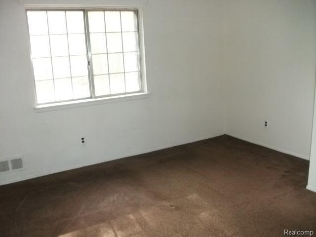 29157 Hayes Road, Unit 5 Warren, MI 48088 - Photo 6 of 9 bedroom.jpg