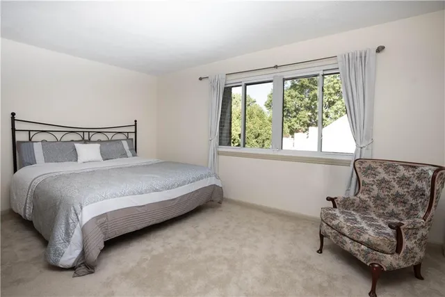 $2,200 | 804 Fairways Drive, Oakmont, PA 15139