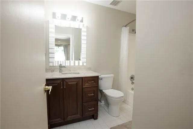 $2,200 | 804 Fairways Drive, Oakmont, PA 15139