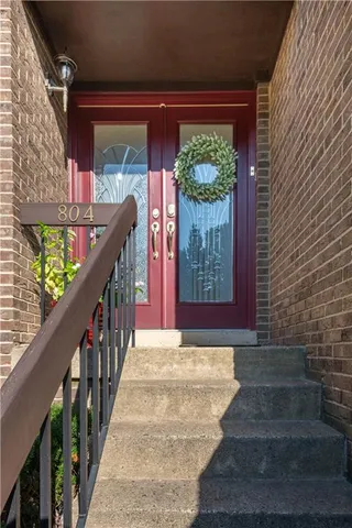 $2,200 | 804 Fairways Drive, Oakmont, PA 15139